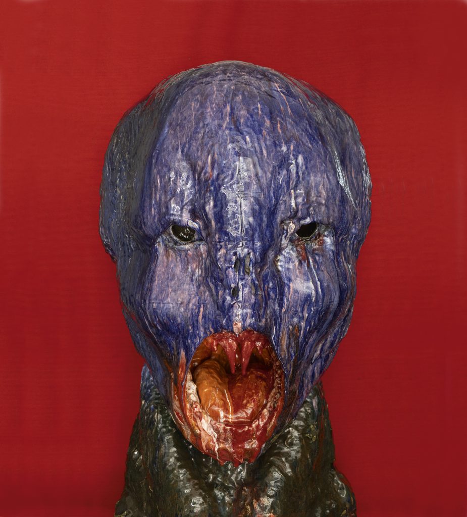 Olaf Brzeski, Vampire, 2023/24, Keramik, pulverbeschichteter Stahl, Foto: Karol Krukowski